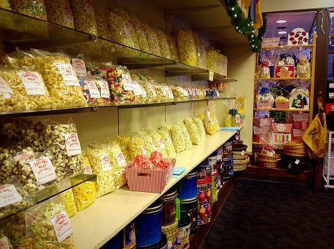 A Trip To This Delightful Popcorn Shop Near Pittsburgh Is What Dreams Are Made Of
