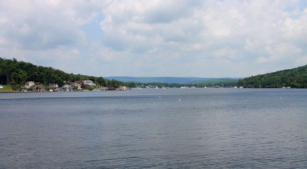 The Sinister Story Behind This Pennsylvania Lake Will Give You Chills