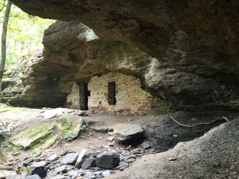 8 Cave Trails In Arkansas That Will Transport You To Another World