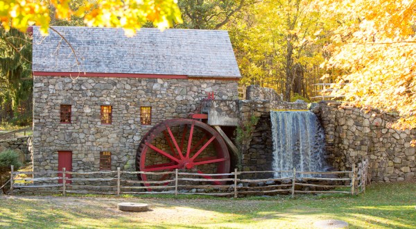 The One Massachusetts Town Everyone Must Visit This Fall