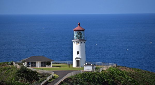 The Charming Hawaii Lighthouse That’s Located In The Most Magical Setting