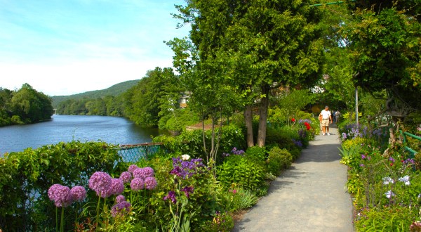 Massachusetts’ Most Naturally Beautiful Town Will Enchant You In The Best Way Possible