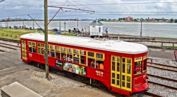 7 Things Every Tourist Does When They Visit New Orleans For The First Time