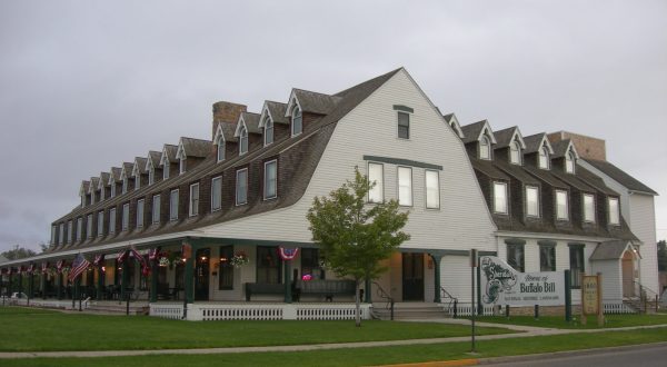 You’ll Probably Be Too Scared To Sleep At This Haunted Wyoming Inn