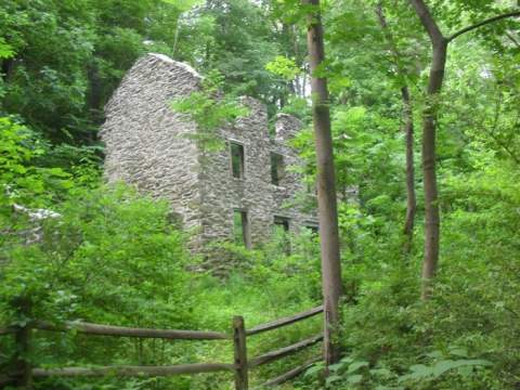 The One Trail In Pennsylvania That Will Lead You To Extraordinary Abandoned Ruins