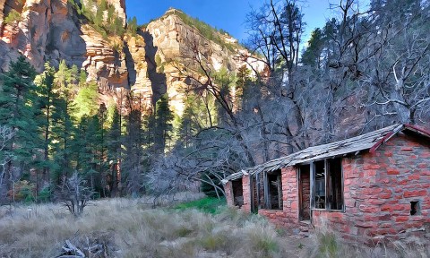 These 9 Arizona Hiking Trails Lead To Some Incredible Pieces Of History