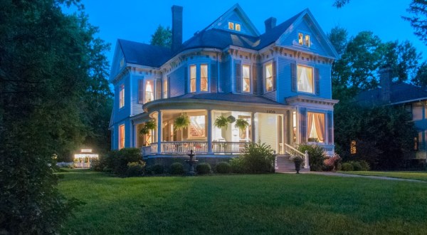 The Illinois Bed & Breakfast In A Victorian Dream Home You’ll Never Want To Leave