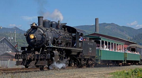 See The Oregon Coast Like Never Before On This Scenic Train Ride