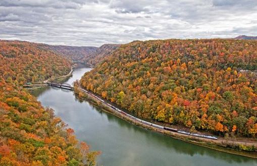 Take The Ride Of A Lifetime On This Glass-Domed Train In West Virginia