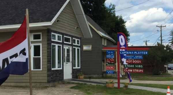 The Amazing, Teeny Tiny Takeout Spot In New Hampshire Only Locals Know About