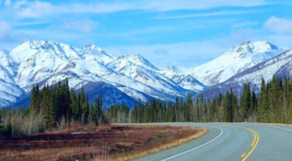 These 12 Stunning Photos May Just Inspire You To Take A Northern Road Trip Through Alaska