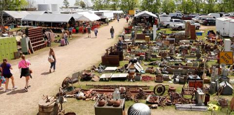 You Could Easily Spend All Weekend At This Enormous Texas Flea Market