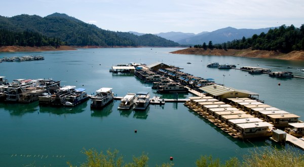 The Gorgeous Lake in Northern California You Must Visit At Least Once