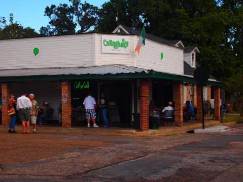 Visit This Irish Restaurant In Alabama For The Most Mouthwatering Burger In The State