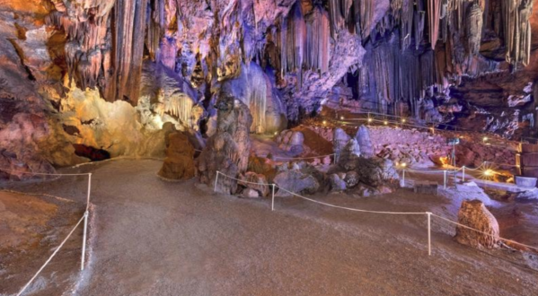 You Won’t Believe These 7 Stunning Caves Are Hiding Right Here In Alabama