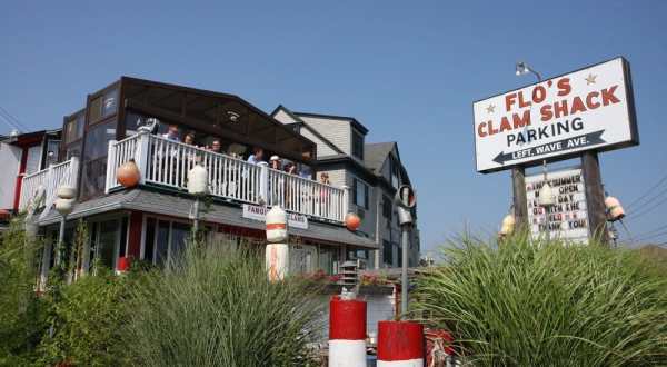 You’ll Find The Most Delicious Fried Clams At These 12 Rhode Island Restaurants