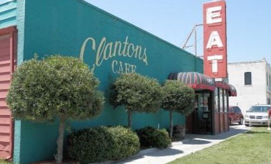 After Just One Bite You’ll Be Hooked On The Chicken Fried Steak At This Amazing Restaurant In Oklahoma