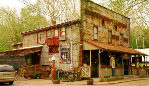 The Hidden Restaurant In Indiana That's Surrounded By The Most Breathtaking Fall Colors