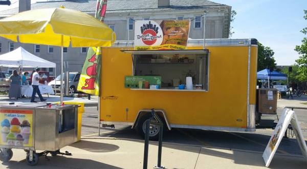 The Detroit Food Truck That Serves Donuts To Die For