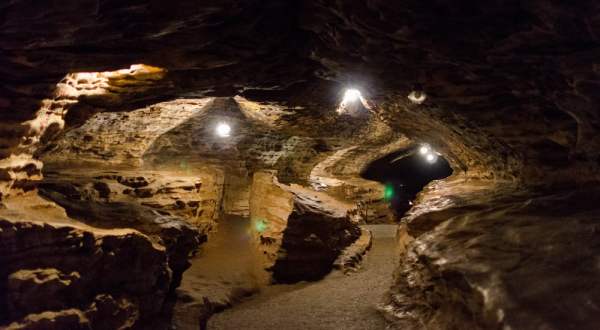 6 Caves Near St. Louis That Are Like Entering Another World