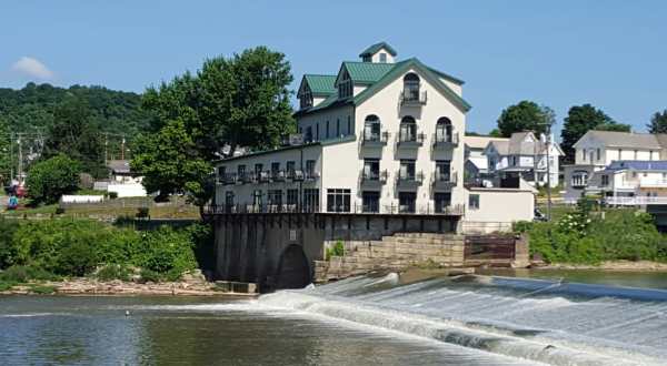 Take A Day Trip To The Stockport Mill Inn and Restaurant on the Dam, A Gorgeous Remote Restaurant In Ohio