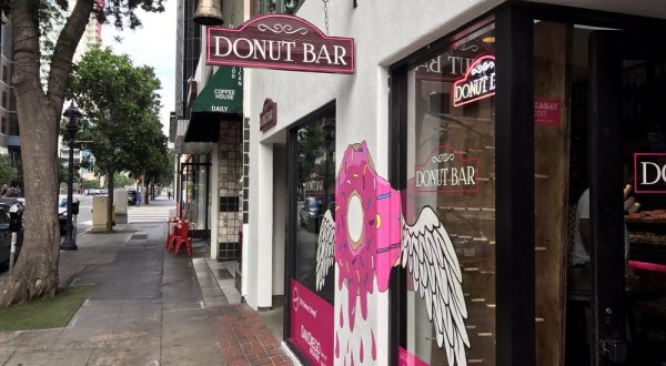 Southern California’s Mouthwatering Donut Bar Is Everything You’ve Ever Dreamed Of