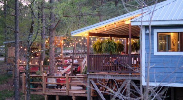 The One Restaurant In Oklahoma With The Most Amazing Outdoor Porch