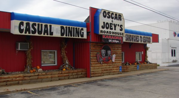 This Restaurant In Michigan Doesn’t Look Like Much – But The Food Is Amazing