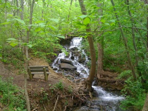 The Hiking Trail Hiding Near Kansas City That Will Transport You To Another World