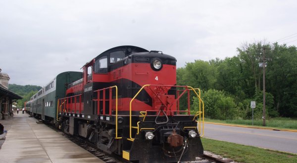 This Epic Train Ride In Indianapolis Will Give You An Unforgettable Experience