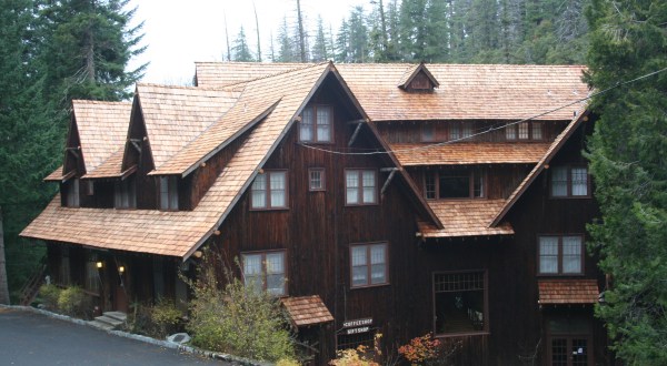 A Trip To This Majestic Oregon Lodge Will Take You Back In Time