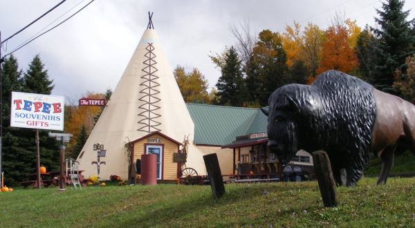 The One-Of-A-Kind Roadside Attraction In New York That You’ll Never Grow Tired Of Visiting