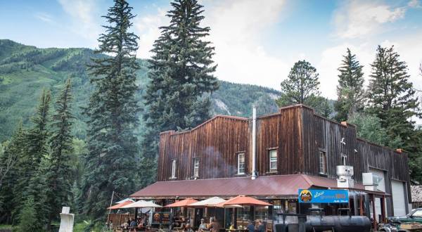 There’s A Small Town In Colorado Known For Its Truly Epic BBQ