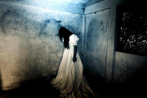 7 Haunted Houses In Massachusetts That Will Terrify You In The Best Way