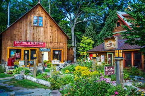 There’s A Michigan Shop Solely Dedicated To Cherries And You Have To Visit