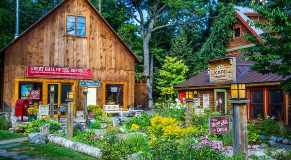 There’s A Michigan Shop Solely Dedicated To Cherries And You Have To Visit
