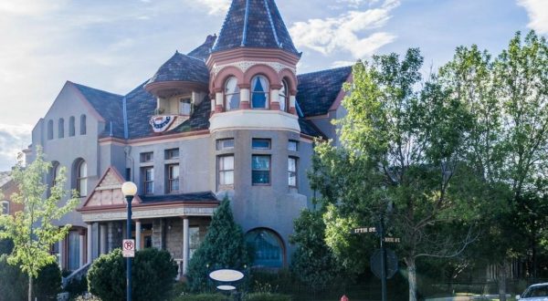 This Fairytale Mansion In Wyoming Is Actually A B&B And You’ll Want To Visit