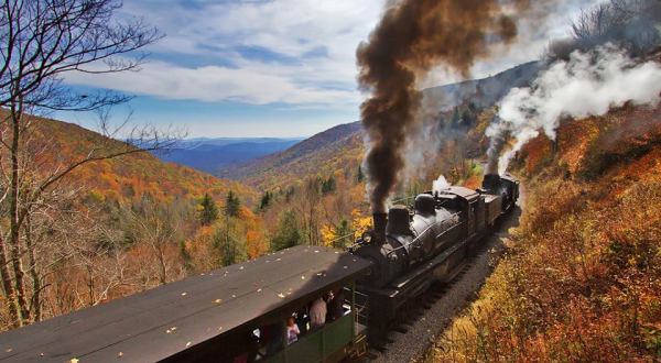 You Won’t Want To Miss This West Virginia Halloween Train Ride