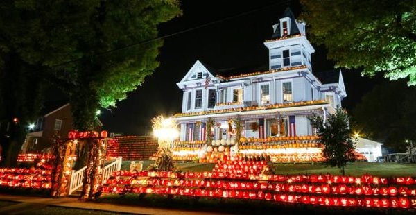 10 Halloween Towns In West Virginia That Will Terrify And Delight You In The Best Way Possible