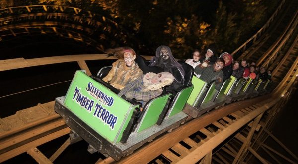 This Theme Park In Idaho Turns Into A Haunted Halloween World Every October