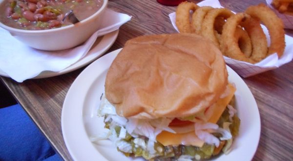 This Burger War in New Mexico Has Raged For Ages And You Can Help Settle It