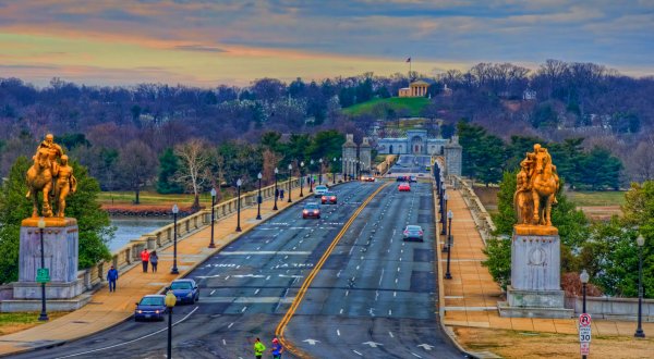 15 Iconic Places Every True Washingtonian Will Instantly Recognize
