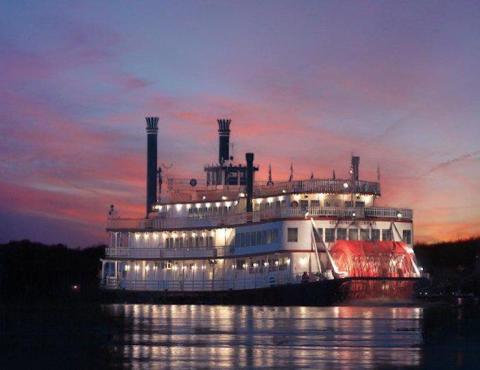 There's A Bourbon Cruise Happening In Kentucky This Fall And You'll Want To Be On It