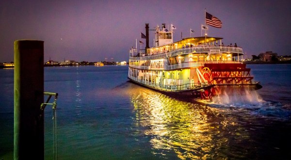 There’s No Other Dinner Cruise Like This One In New Orleans