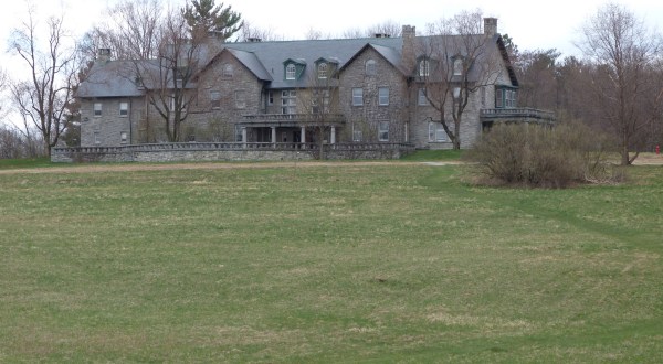 This House In Vermont Inspired One Of The Scariest Tales Ever