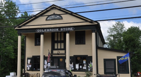 The Oldest General Store in Connecticut Has A Fascinating History