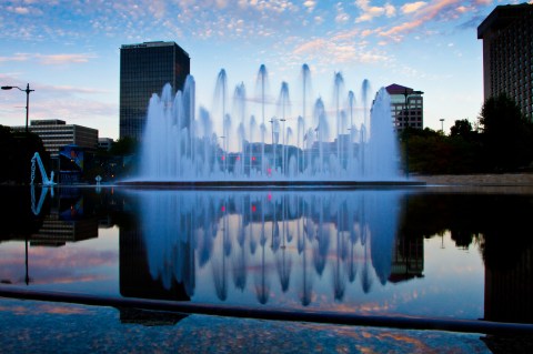 Here Are The 17 Most Mesmerizing Fountains In All Of Kansas City