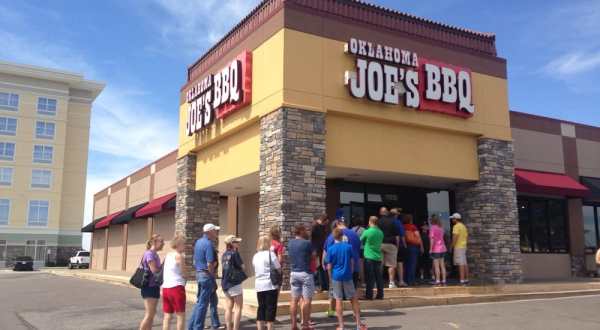 13 Famous Restaurants In Kansas That Are So Worth Waiting In Line For