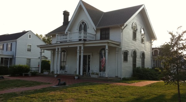 7 Tiny Towns In Kansas Where HUGE Things Happened