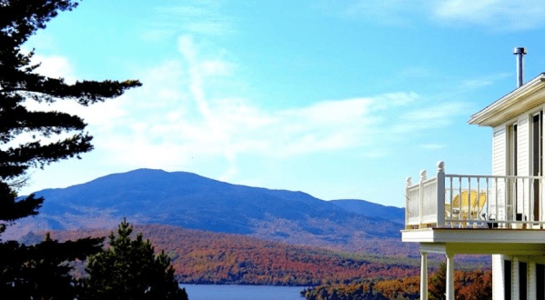 The Hidden Restaurant In Maine That’s Surrounded By The Most Breathtaking Fall Colors
